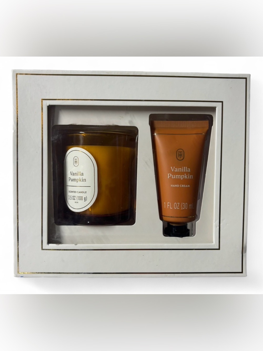 THRESHOLD CANDLE & HAND CREAM GIFT SET 
VANILLA PUMPKIN SCENT
